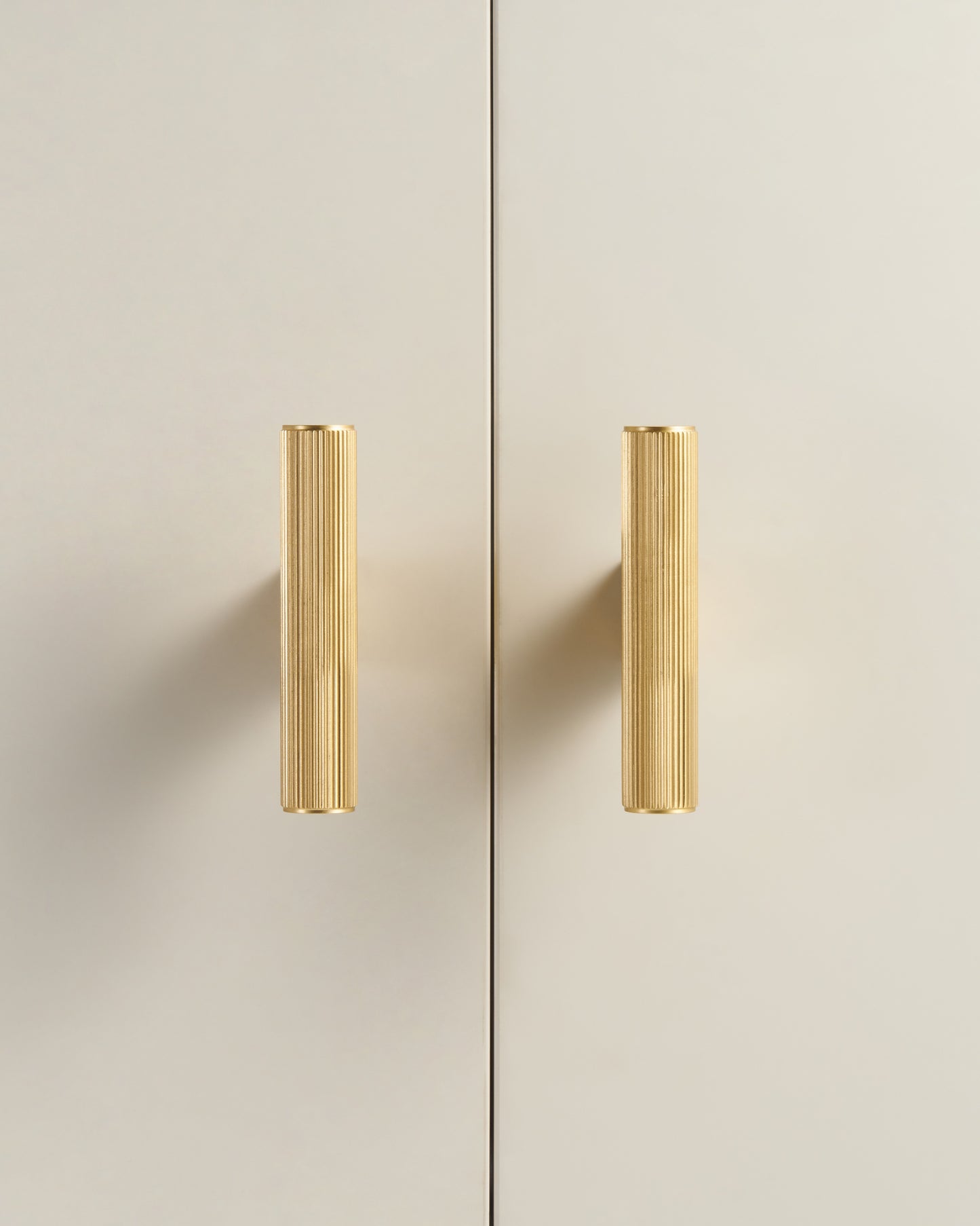 STRATTON FLUTED CABINET T-KNOB