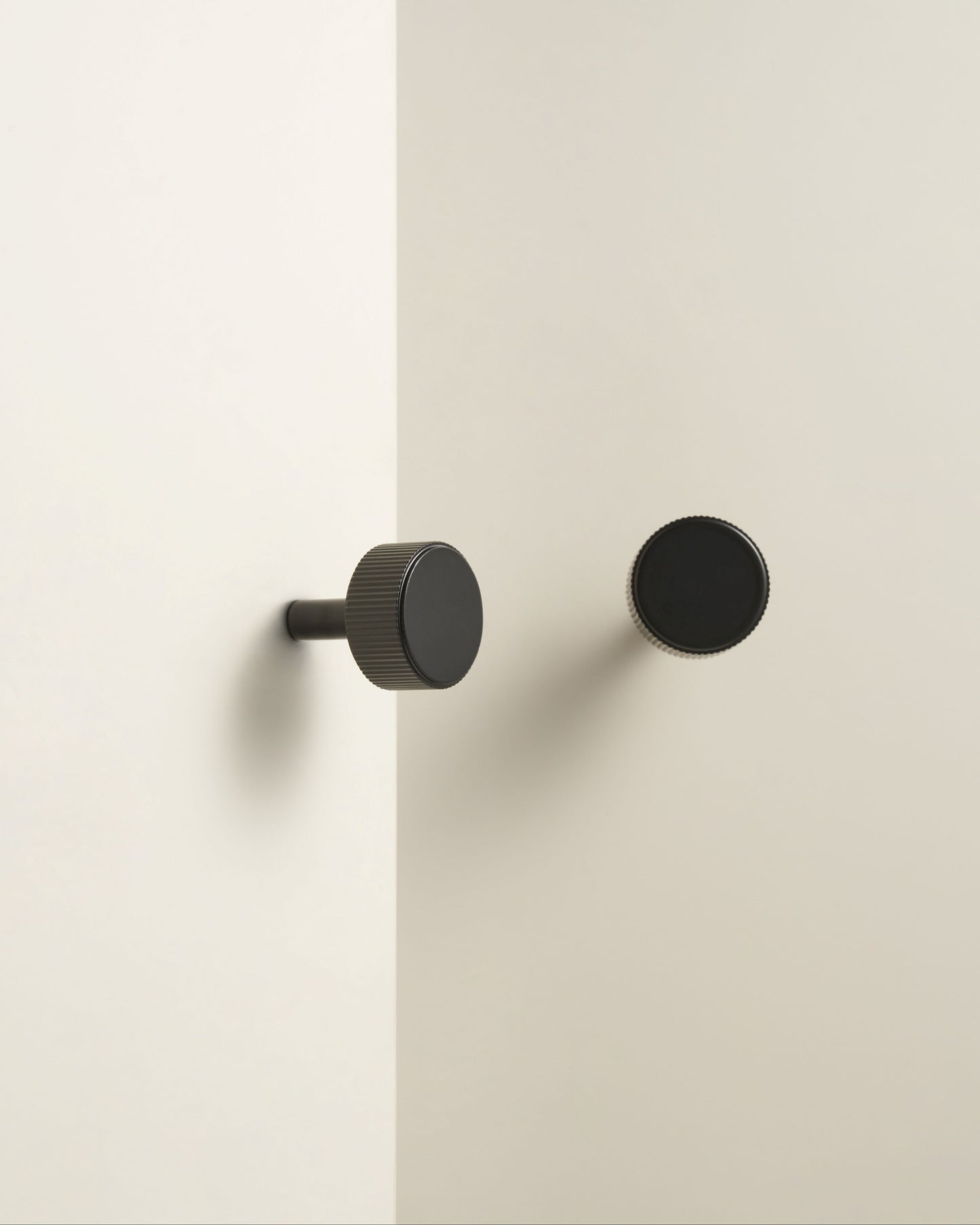 STRATTON FLUTED ROUND CABINET KNOB