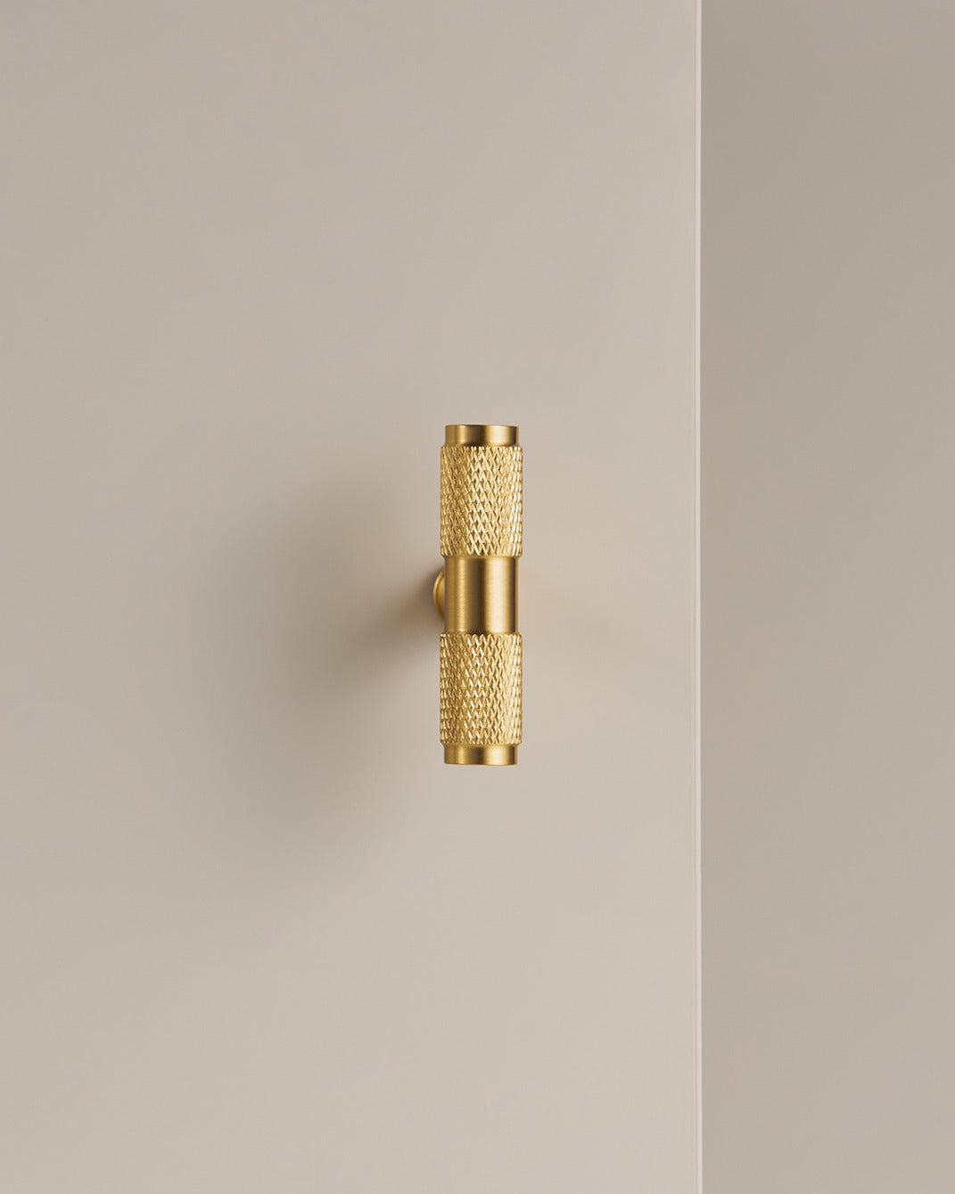 HUDSON DIAMOND-KNURLED T-BAR KNOB