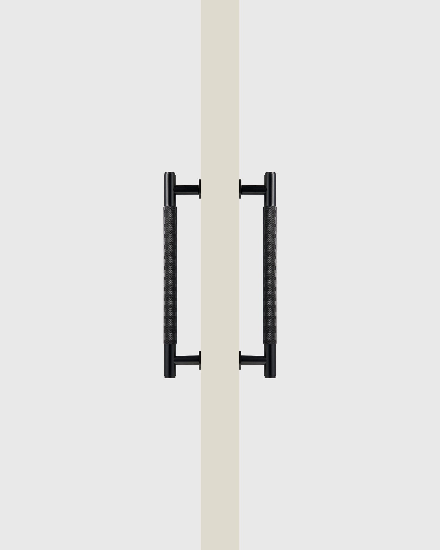 SOHO MATTE BLACK KNURLED DOOR PULL