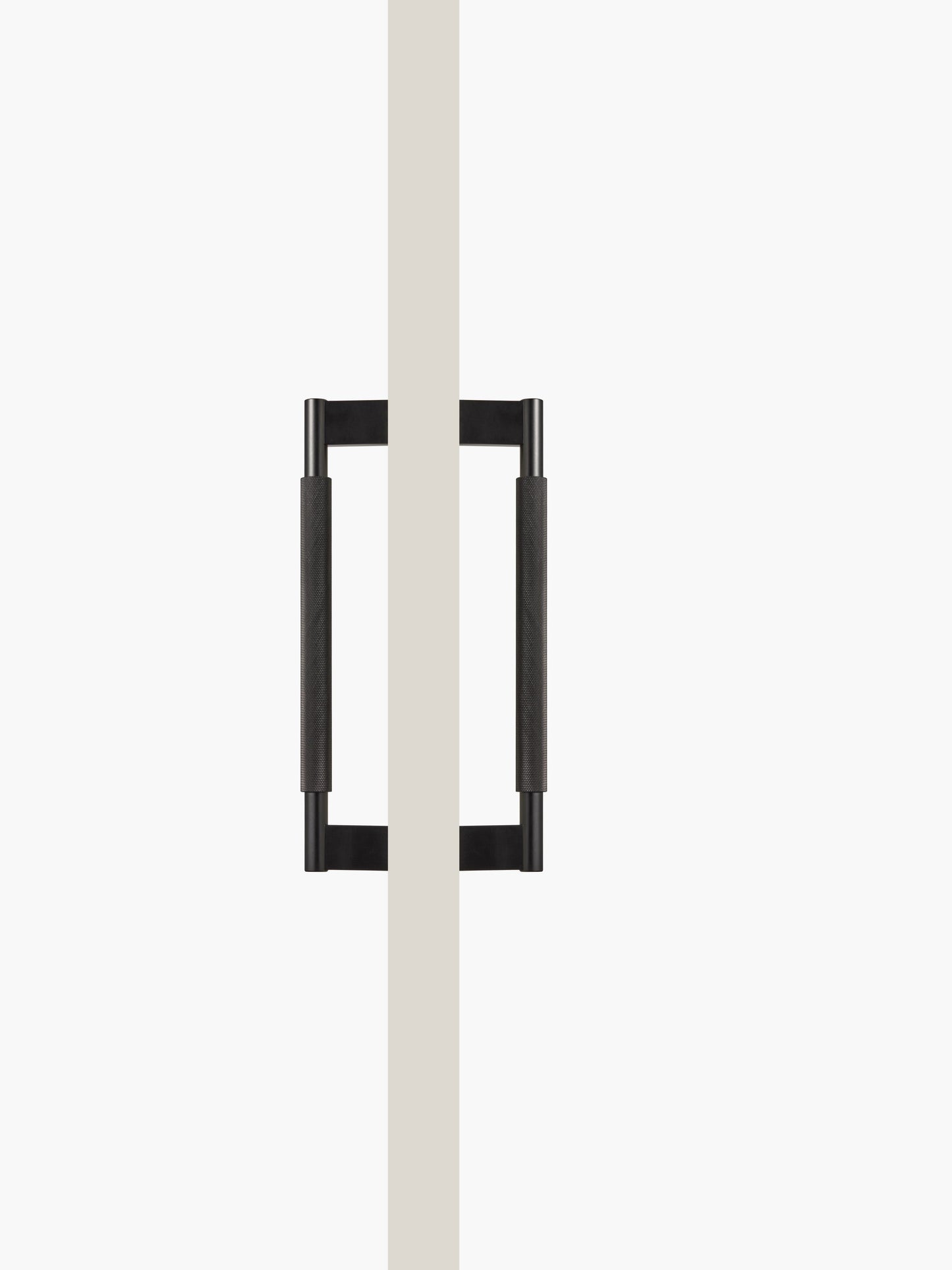 CHELSEA KNURLED APPLIANCE & DOOR PULL IN MATTE BLACK