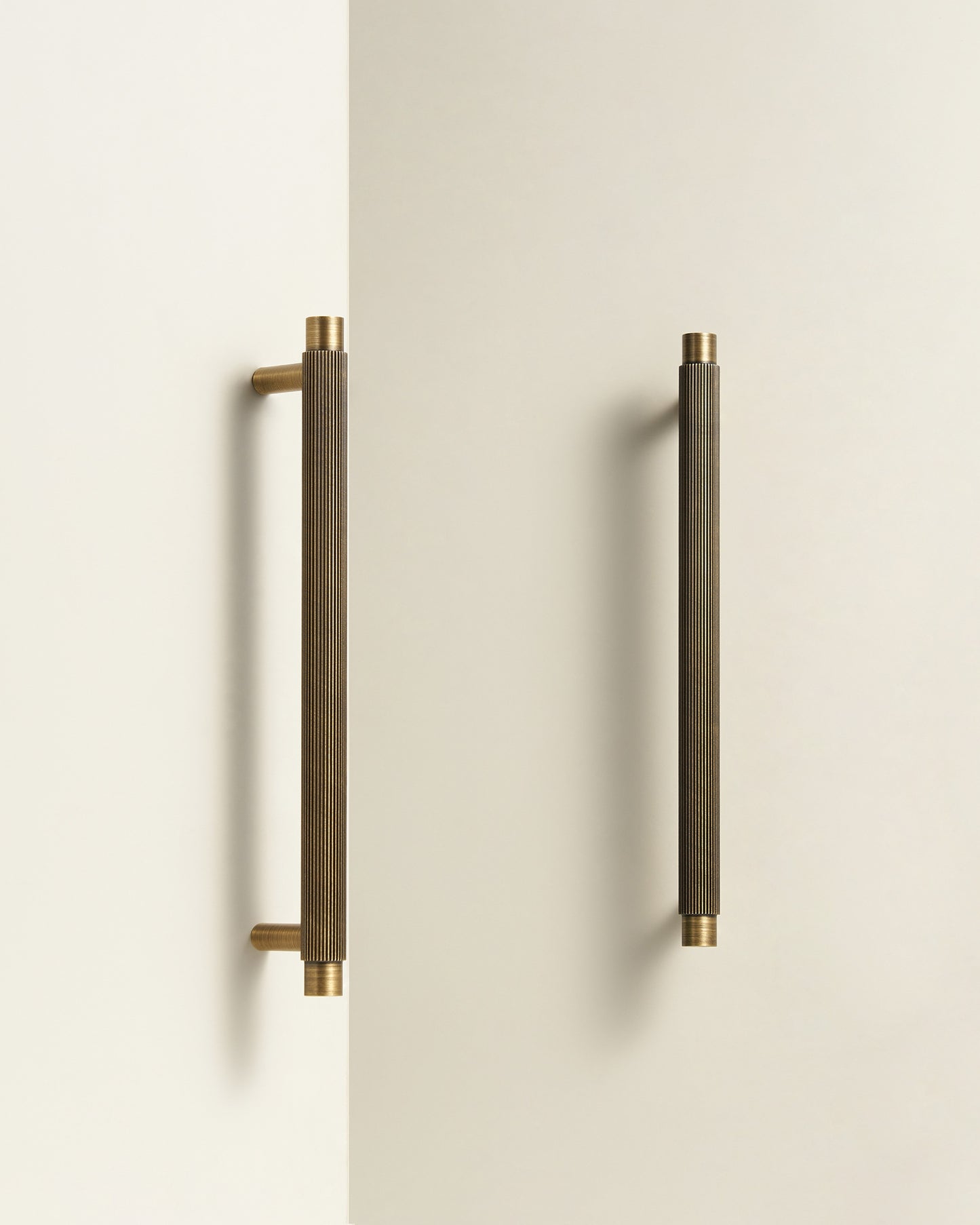 SOHO FLUTED CABINET PULL IN ANTIQUE BRASS