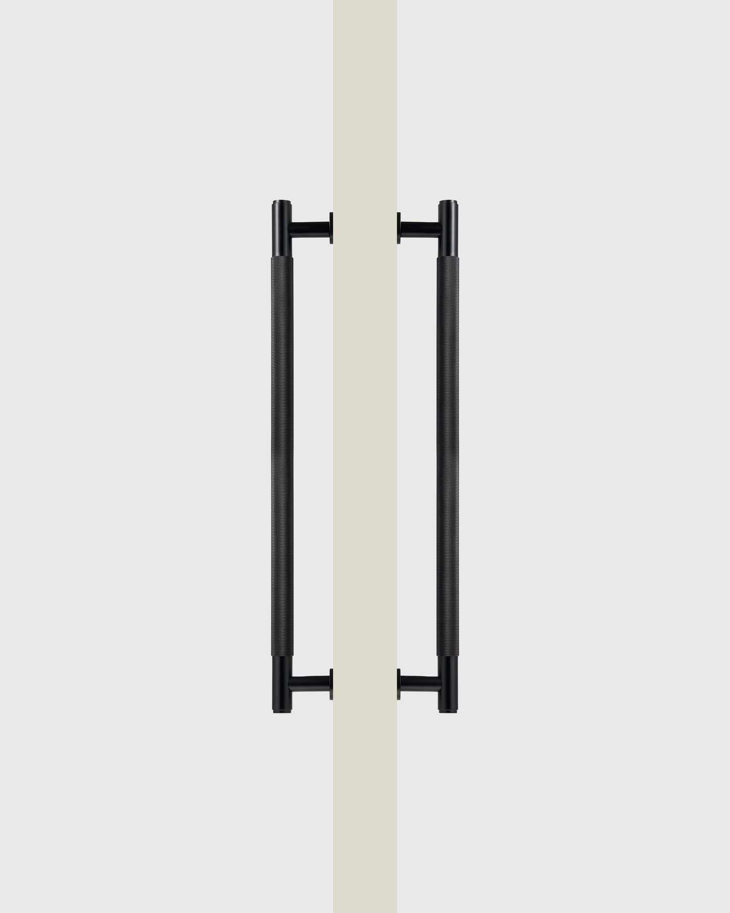 SOHO MATTE BLACK KNURLED DOOR PULL