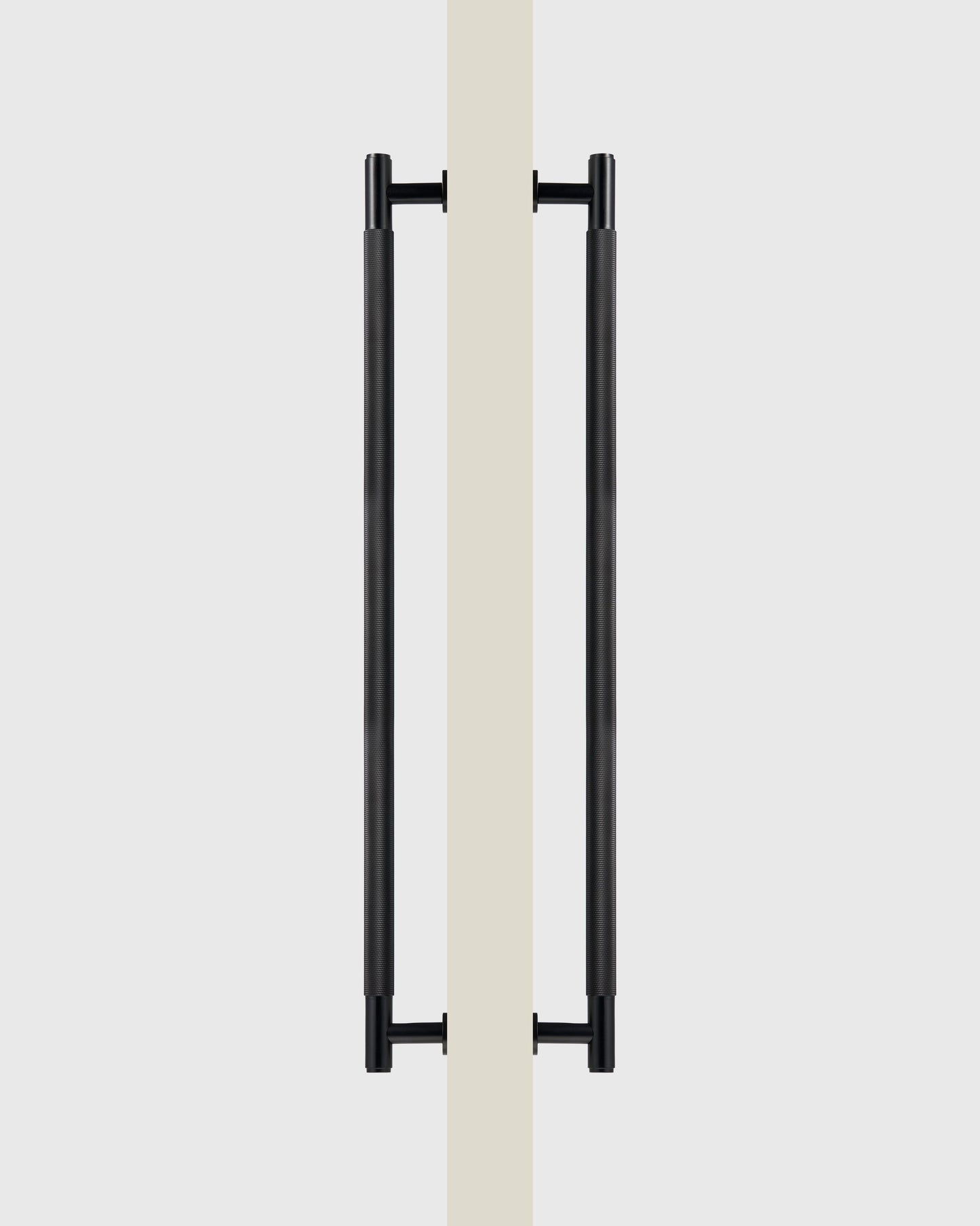 SOHO MATTE BLACK KNURLED DOOR PULL