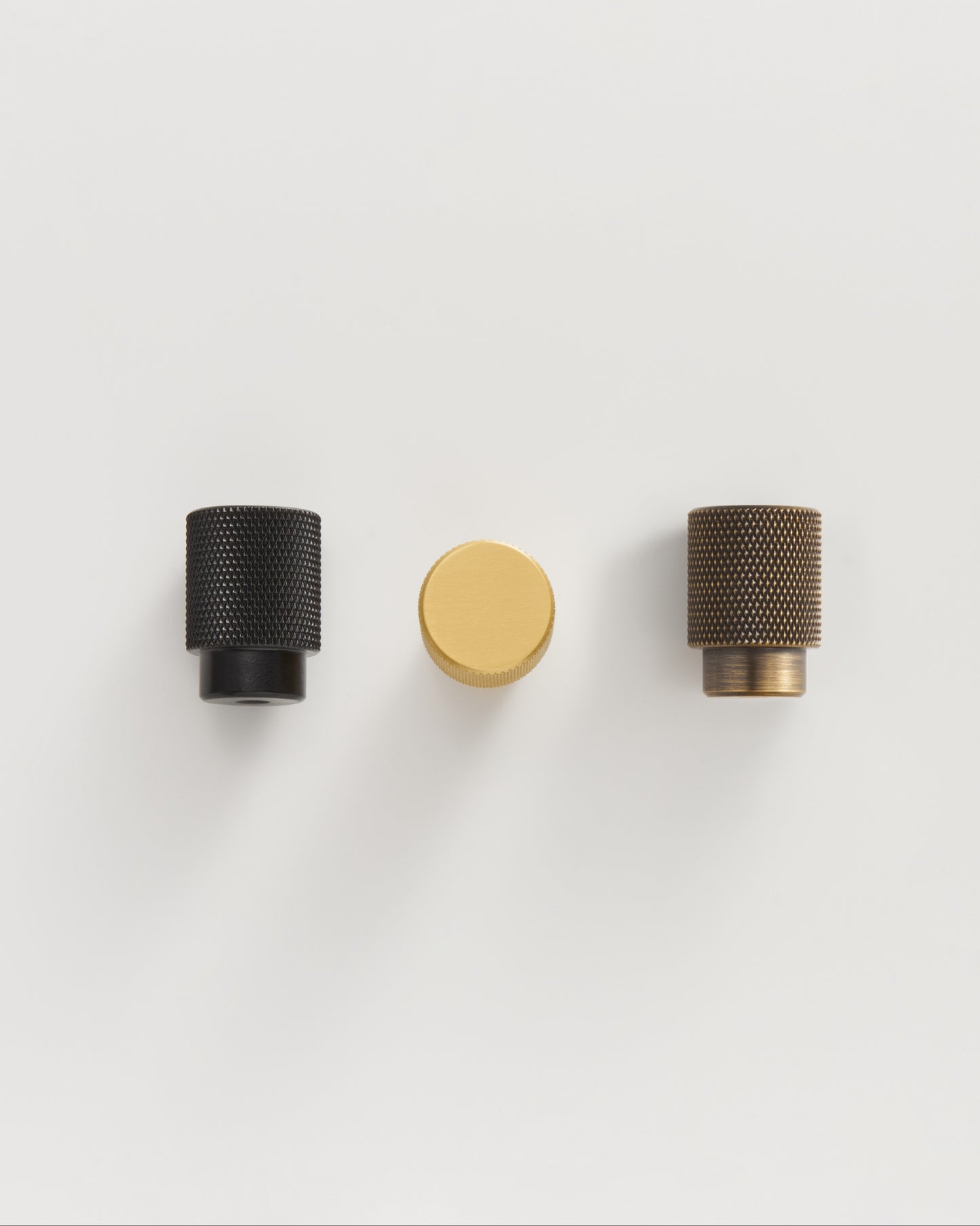 CHELSEA KNURLED CABINET KNOB COLLECTION