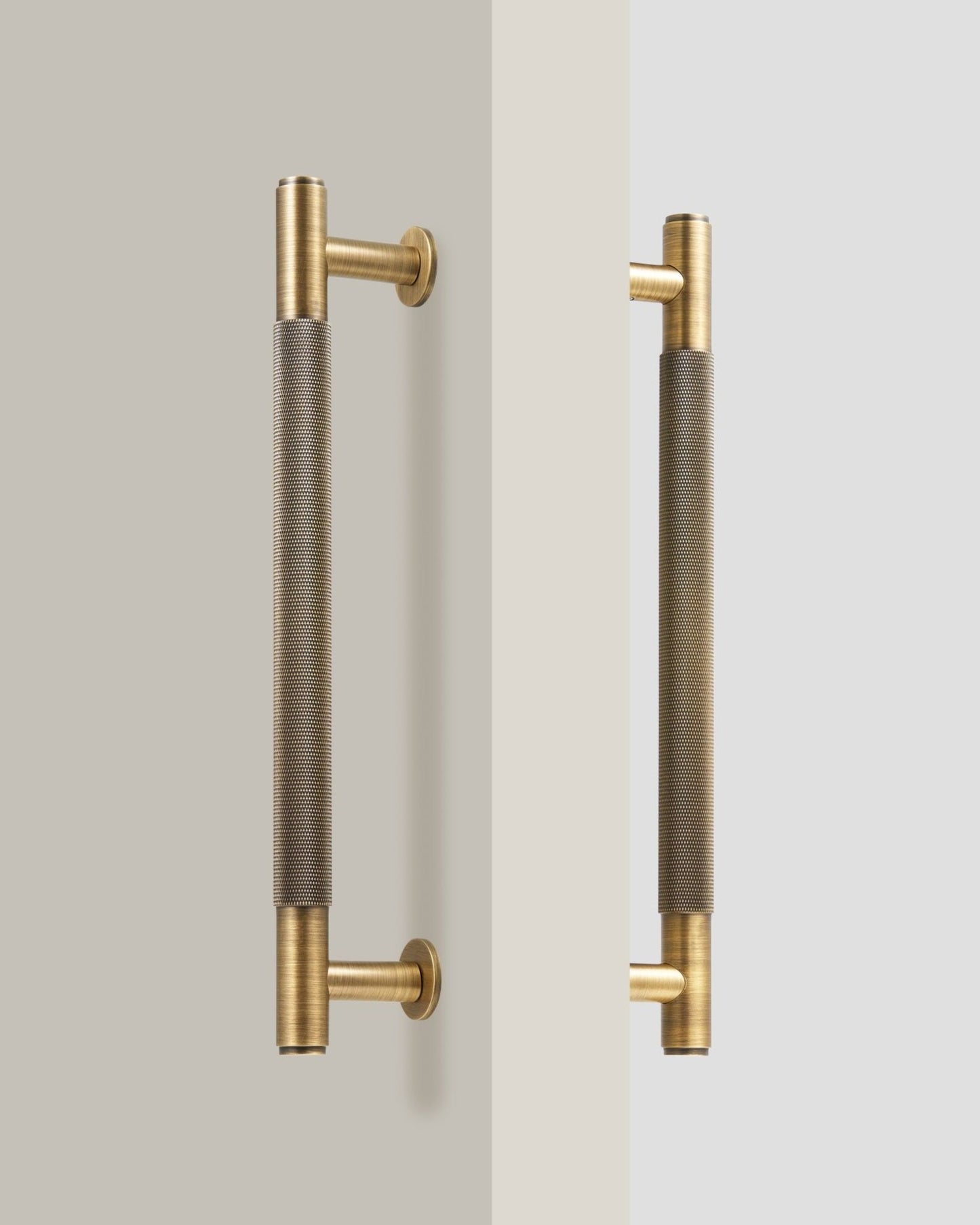 SOHO ANTIQUE BRASS KNURLED DOOR PULL