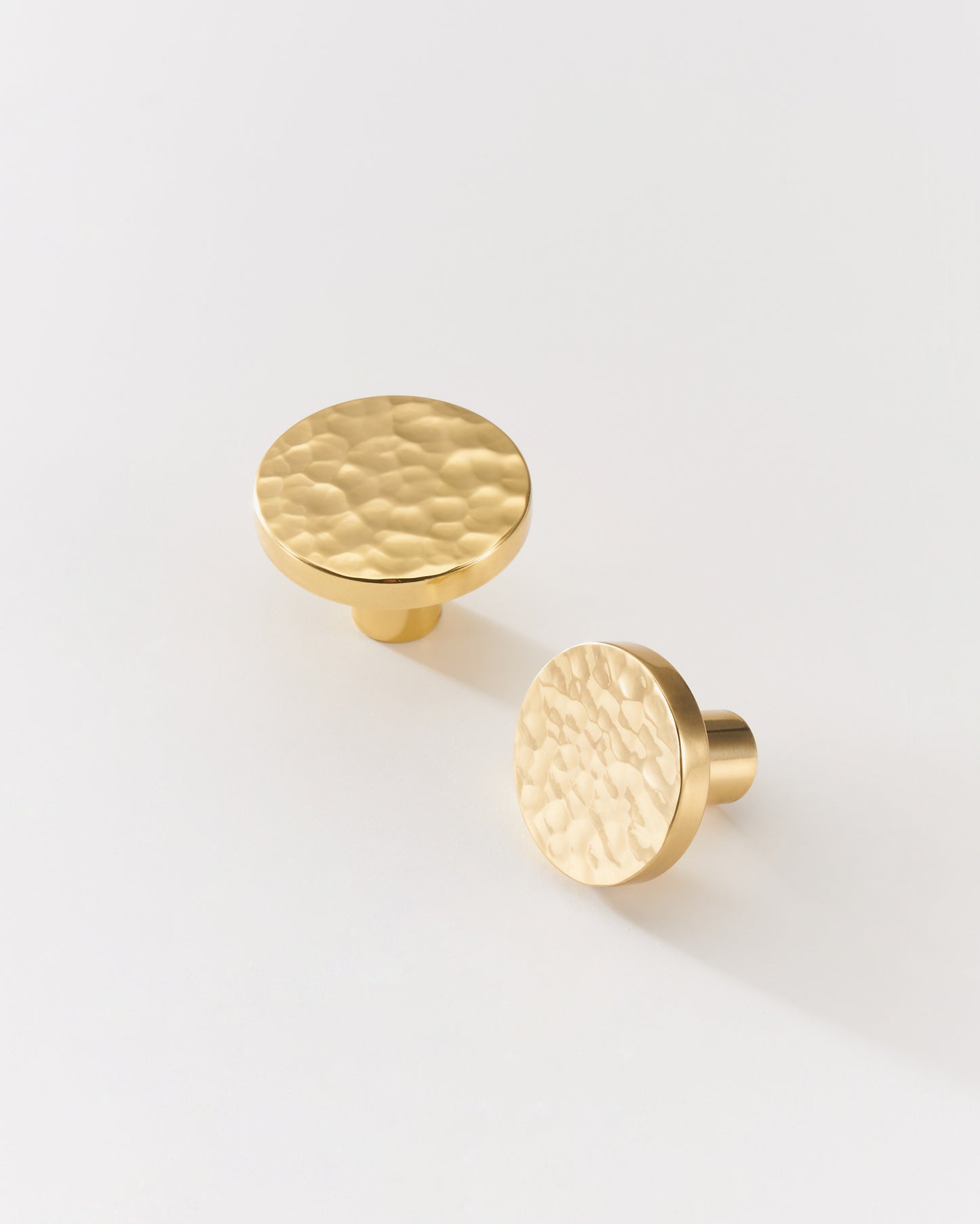 HAWTHORNE HAMMERED DISC SHAPE KNOB
