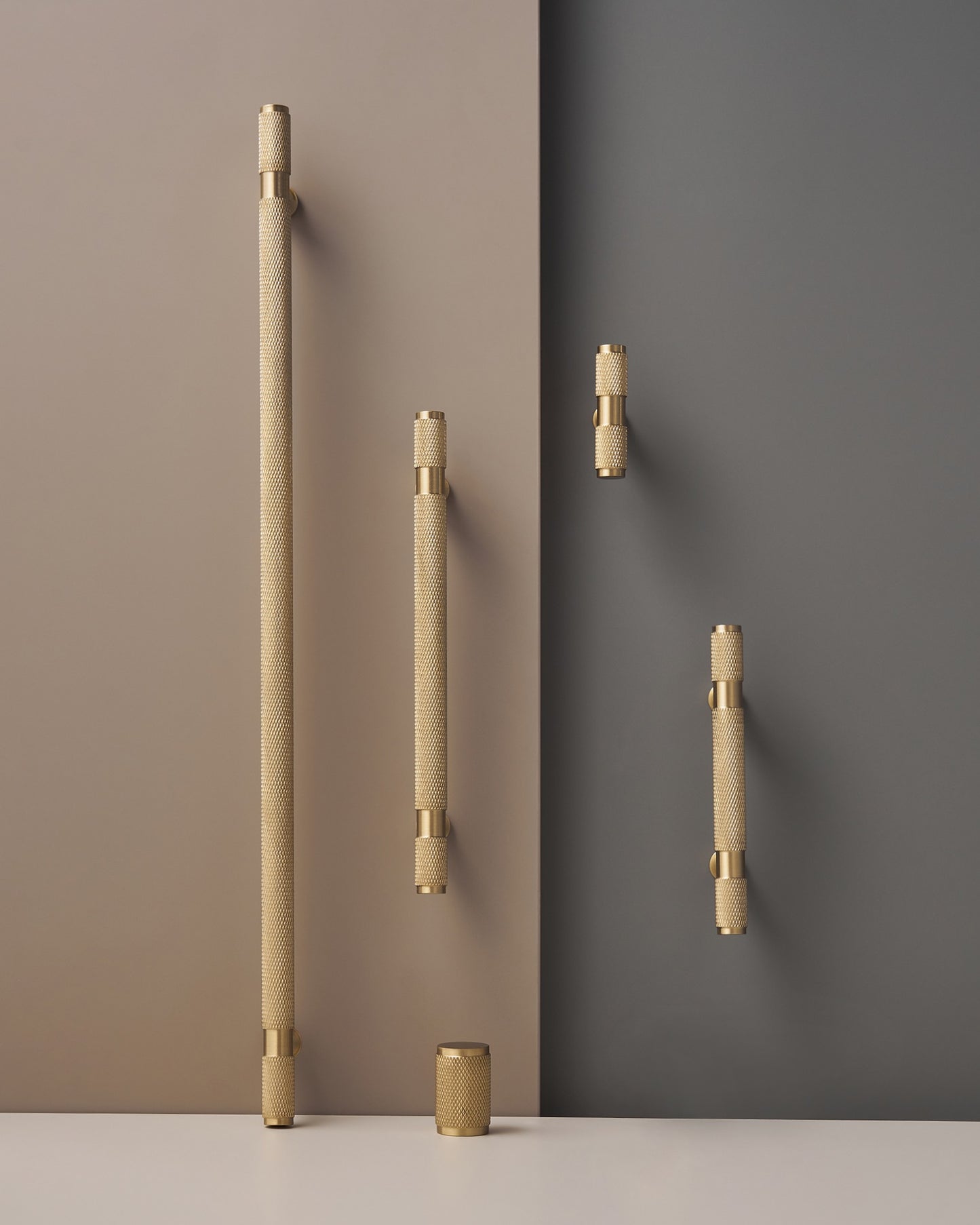 HUDSON DIAMOND-KNURLED CABINET PULL