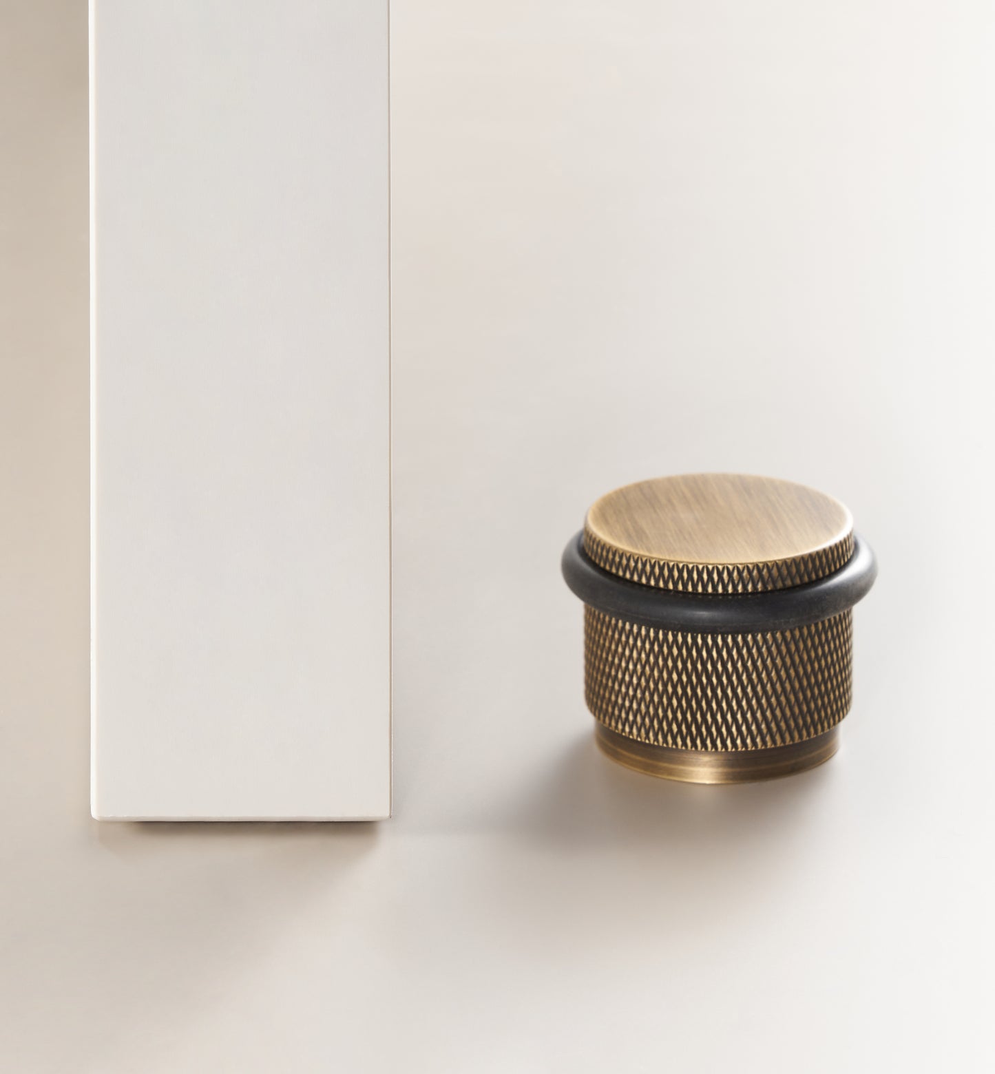 MERCER KNURLED DOME DOOR STOP