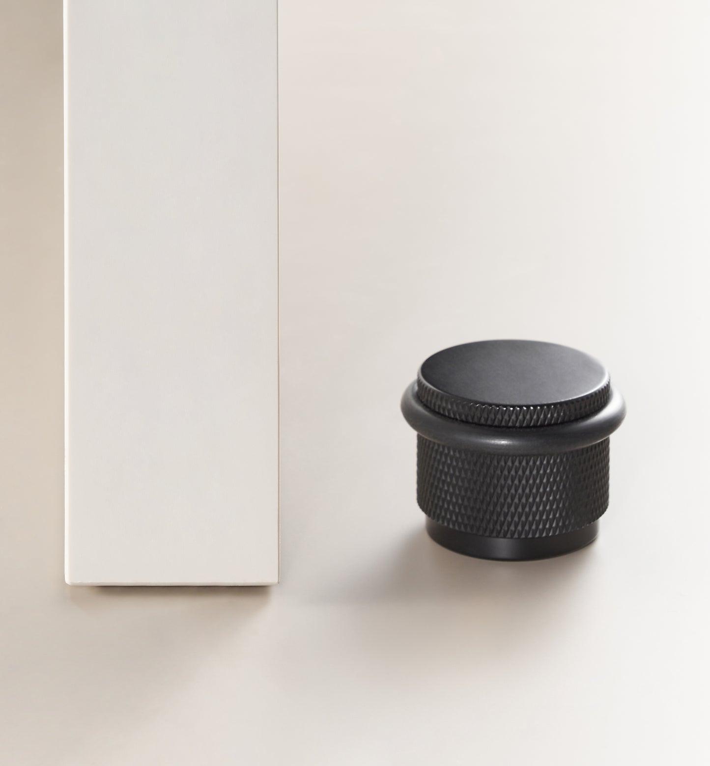 MERCER KNURLED DOME DOOR STOP