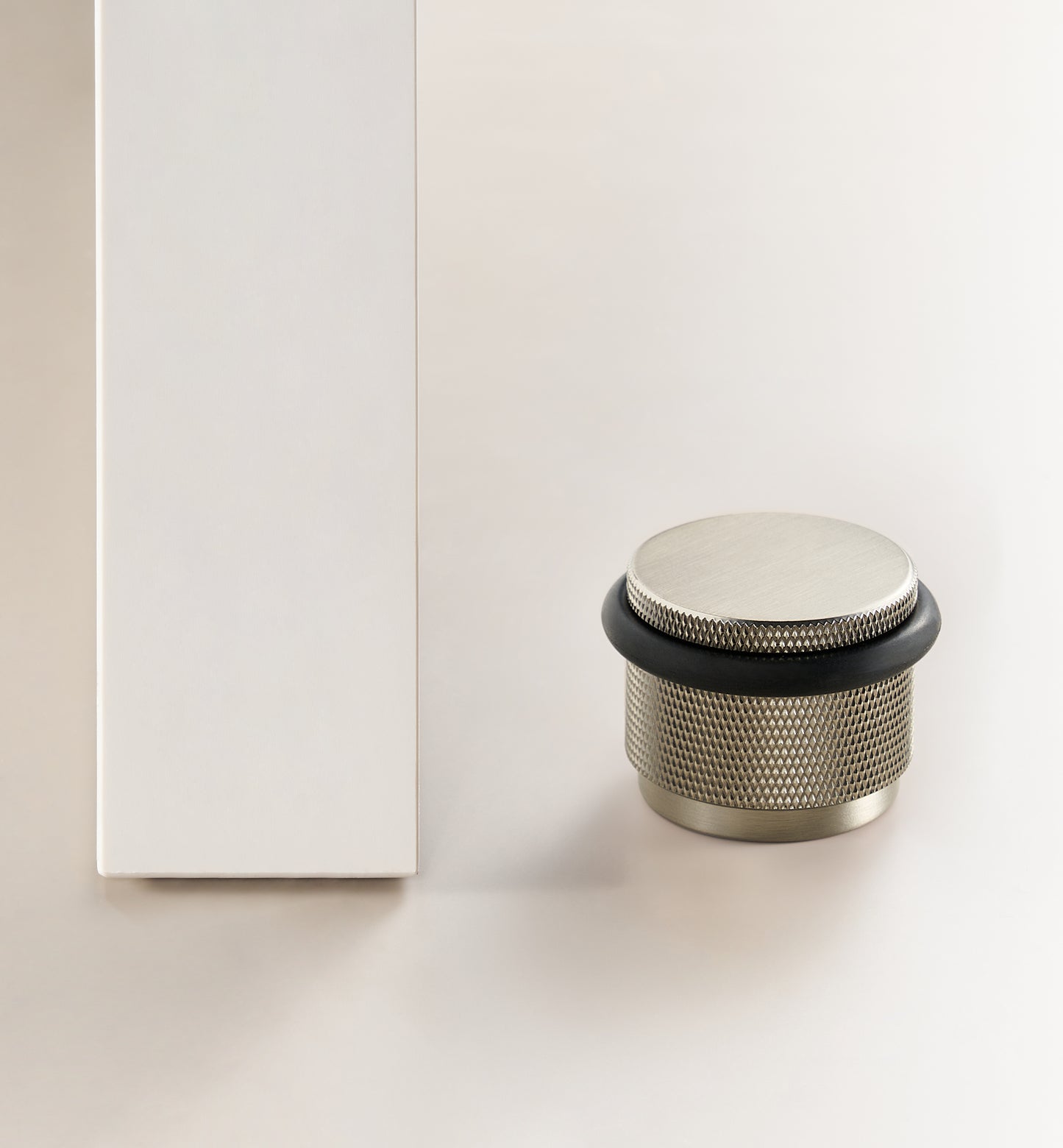 MERCER KNURLED DOME DOOR STOP
