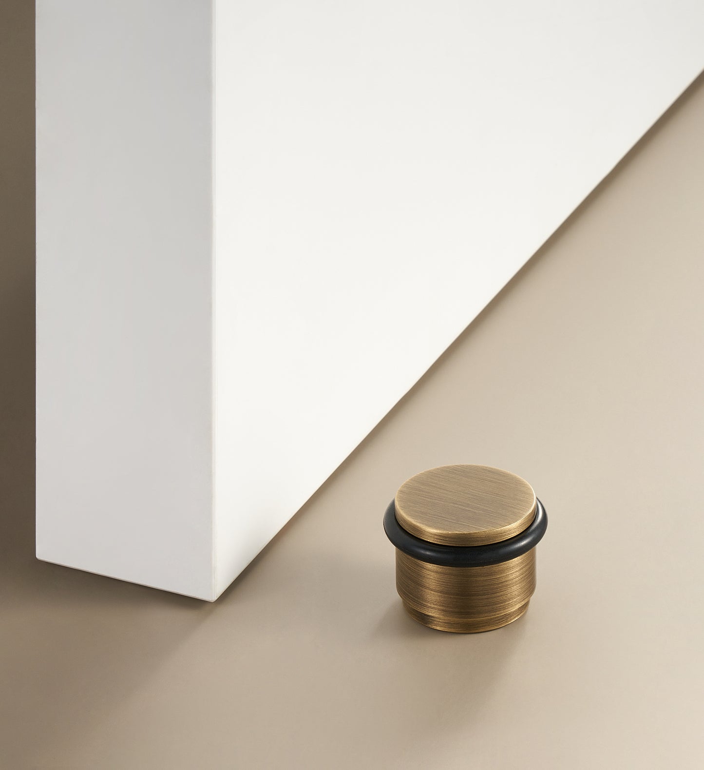 ASTOR SMOOTH DOME DOOR STOP