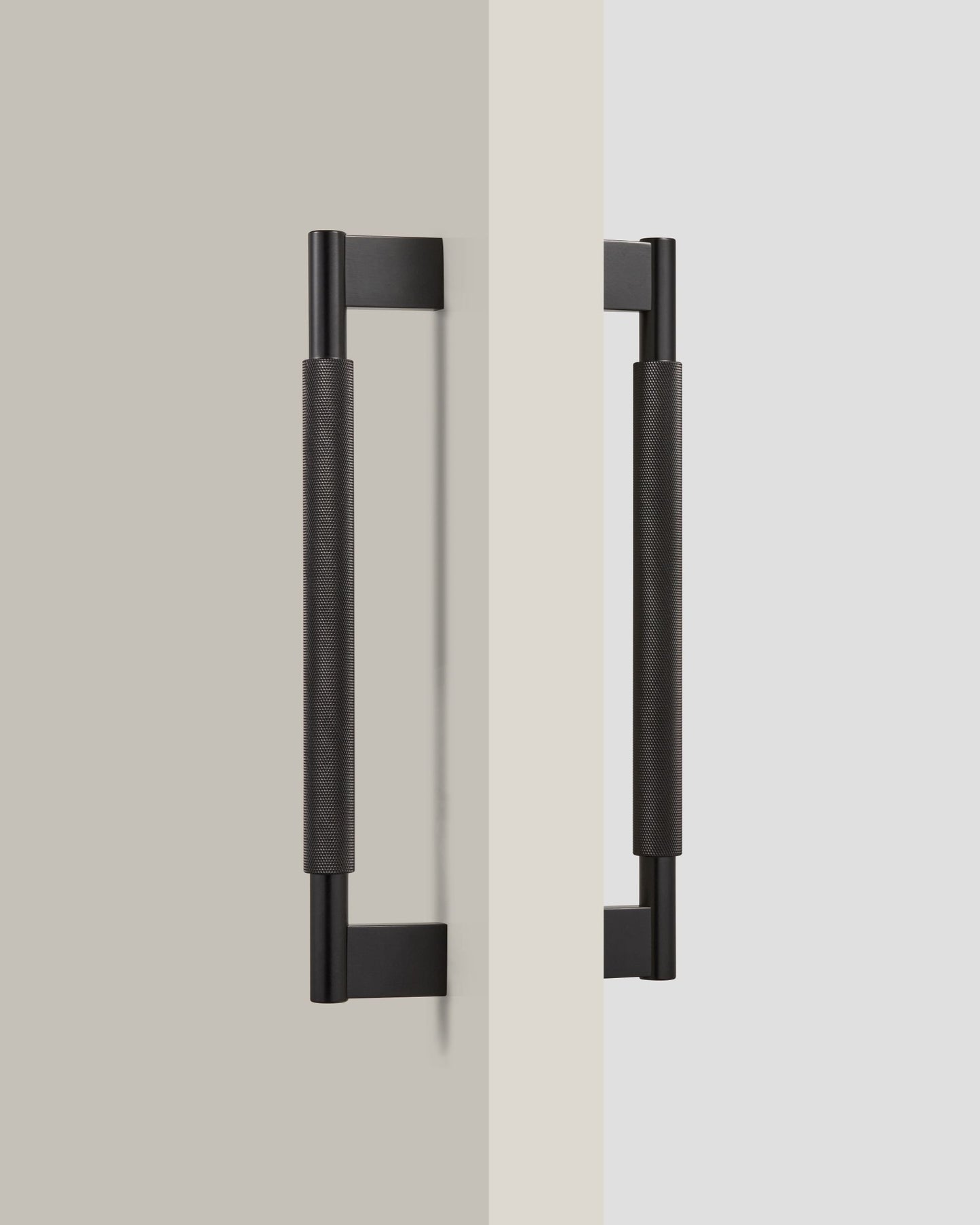 CHELSEA KNURLED APPLIANCE & DOOR PULL IN MATTE BLACK