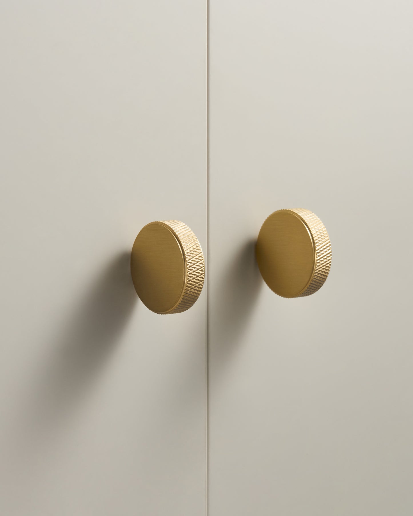 MERCER KNURLED EDGE ROUND PULL