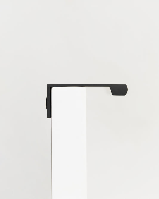 BOWERY EDGE PULL IN MATTE BLACK
