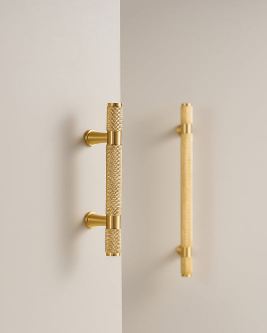 HUDSON DIAMOND-KNURLED CABINET PULL