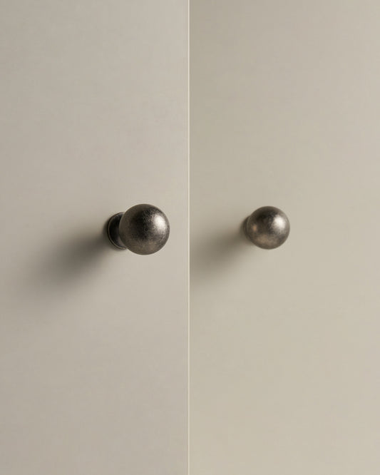 AURELIUS GLOBE KNOB IN ANTIQUE IRON FINISH