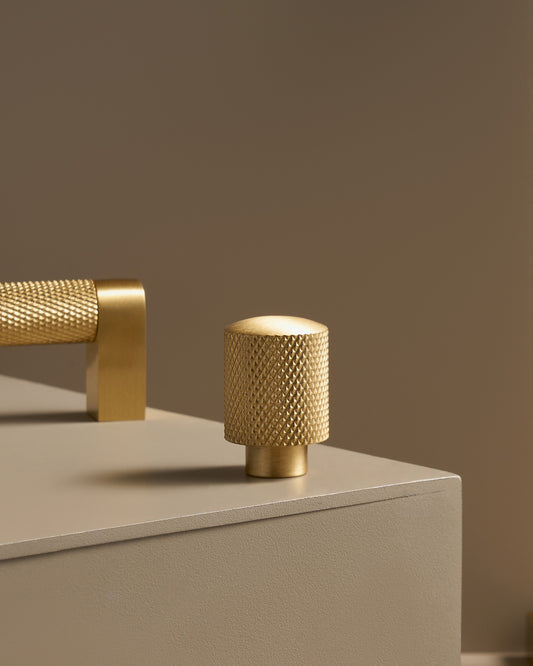 LAFAYETTE KNURLED BRASS CABINET KNOB
