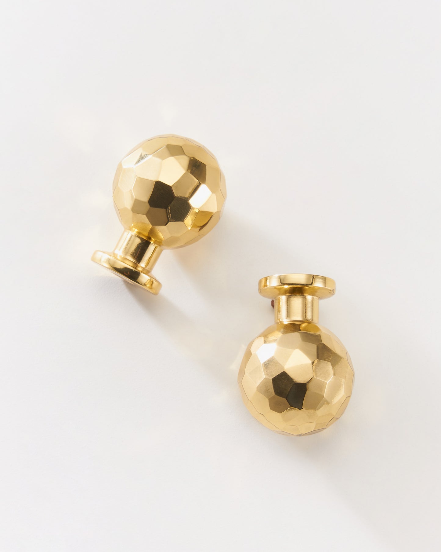 KENSINGTON HAND-HAMMERED GLOBE KNOB