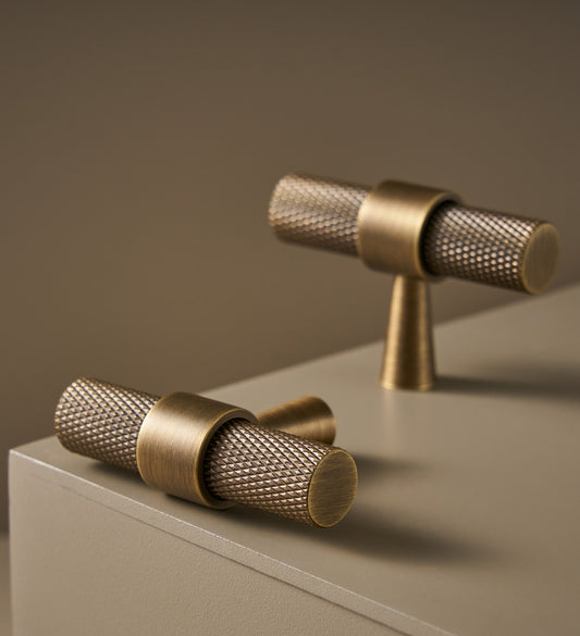 HUDSON KNURLED KNOB COLLECTION