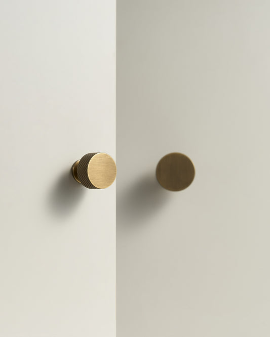 KENSWICK KNURLED EDGE BRASS CABINET KNOB