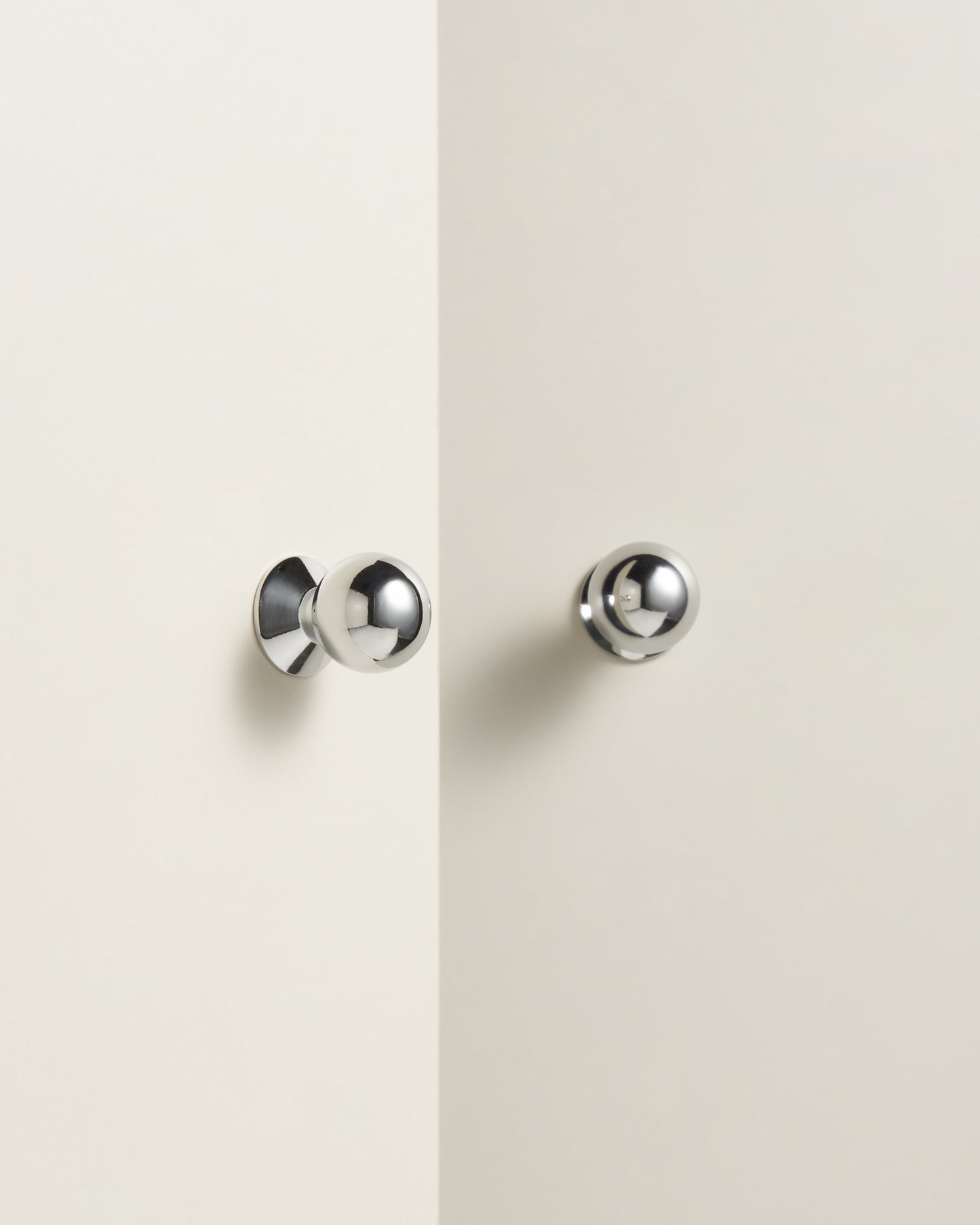 KENSINGTON GLOBE  KNOB COLLECTION