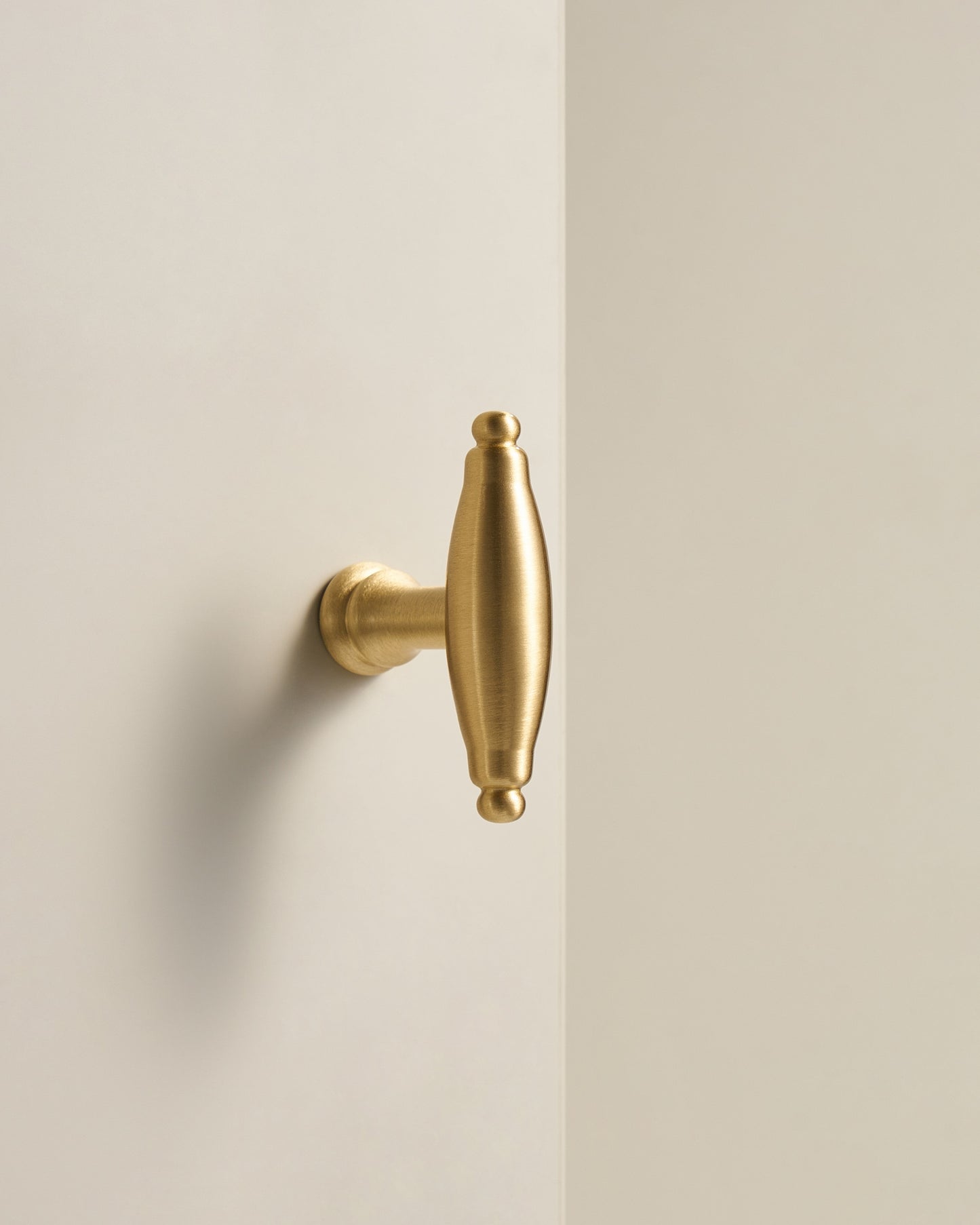 CHARLTON SCULPTED BRUSHED BRASS KNOB COLLECTION