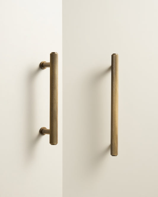 MERCER KNURLD ANTIQUE BRASS BAR PULL
