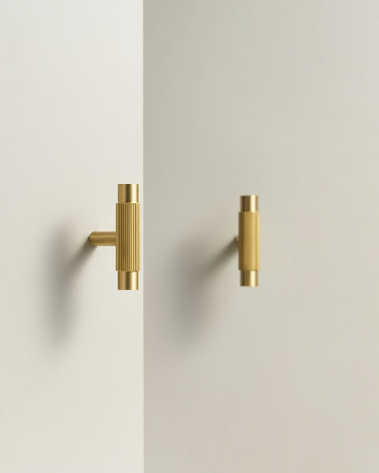 SOHO FLUTED T-BAR CABINET KNOB