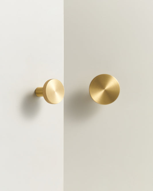 MERCER KNURLED FLAT ROUND CABINET KNOBS