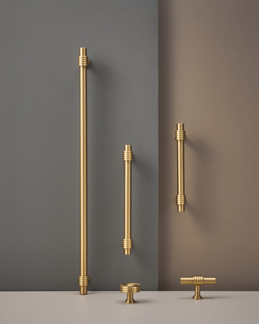 RIVINGTON RIBBED POLISHED BRASS CABINET PULL