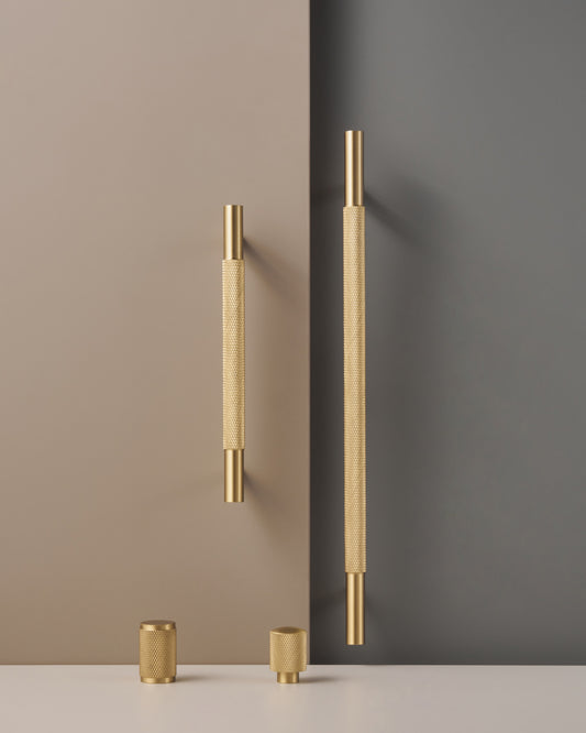 MERCER KNURLED BRUSHED BRASS PULL