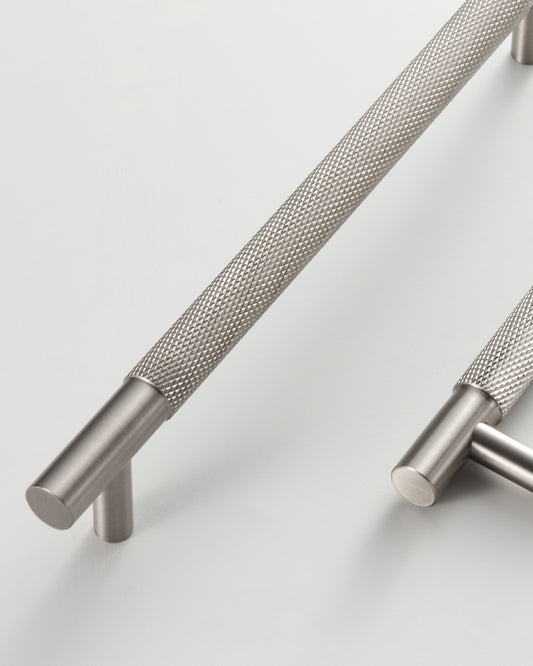 MERCER KNURLED  BRUSHED NICKEL CABINET PULL