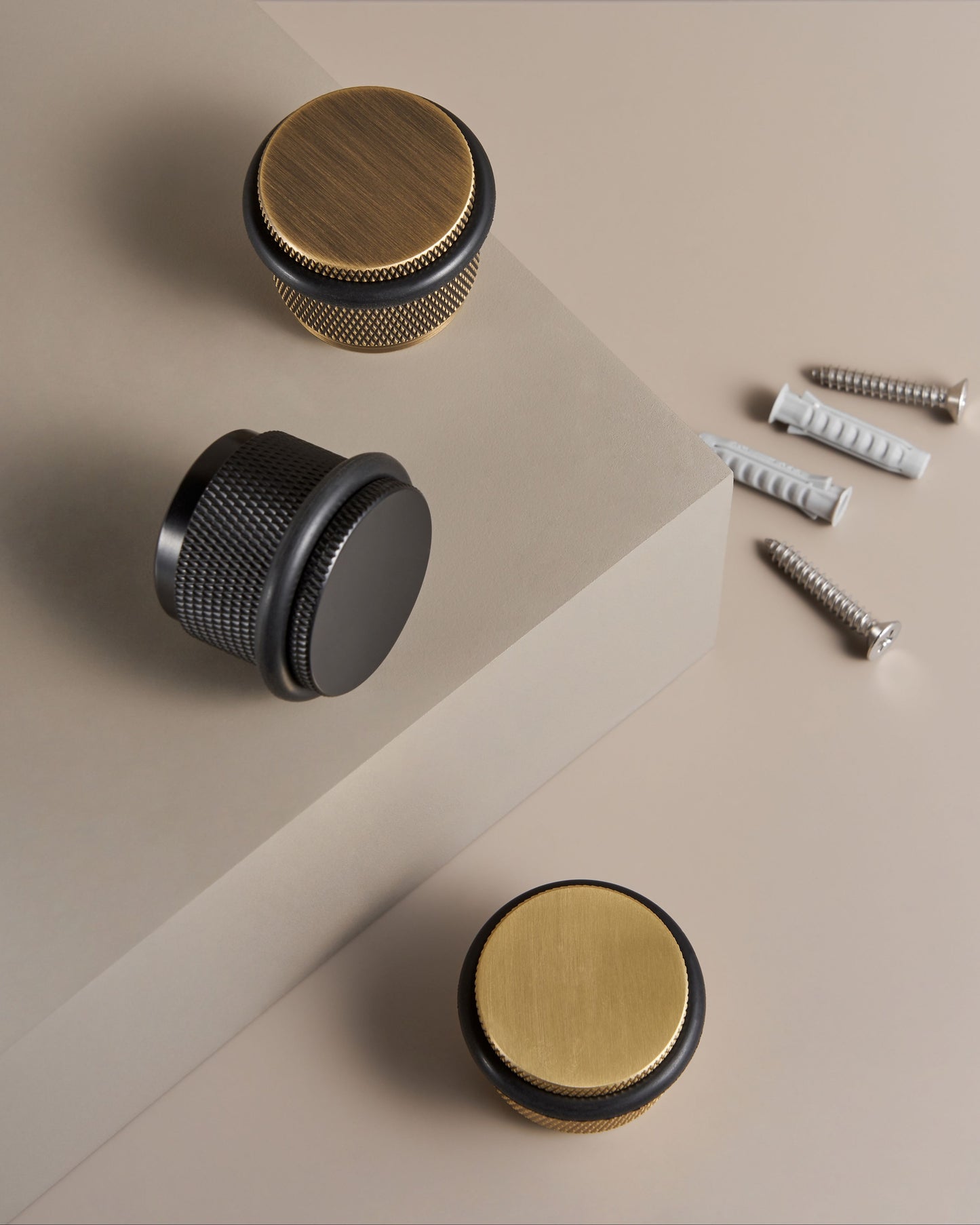 MERCER KNURLED DOME DOOR STOP