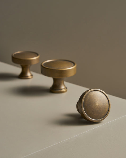 CAMDEN ANTIQUE BRASS CABINET KNOB