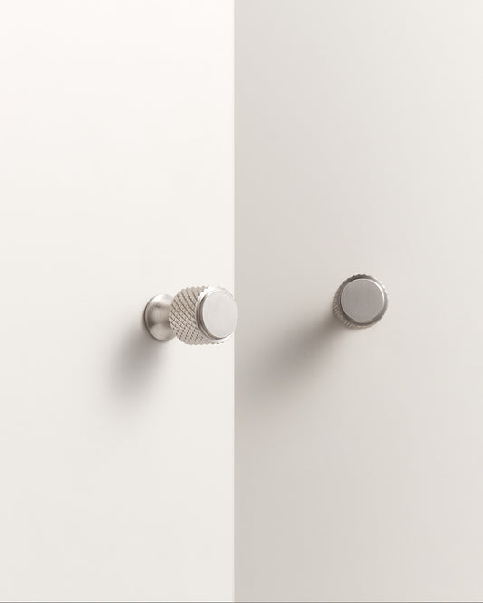 MERCER KNURLED PEDESTAL KNOB
