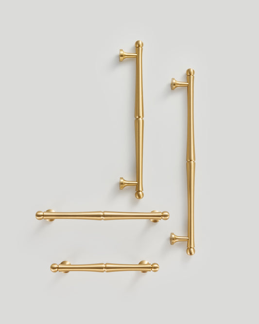 WINDSOR TAPERED COLUMN PULL WITH BALL-END DETAIL