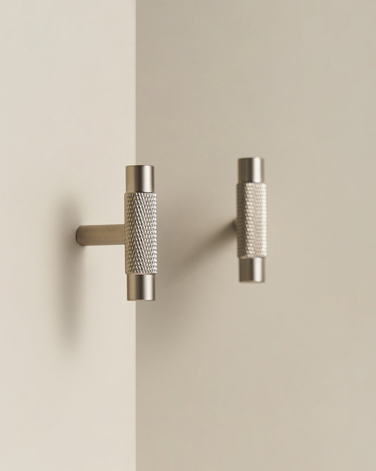 KENSWICK KNURLED BRASS CABINET KNOB COLLECTION