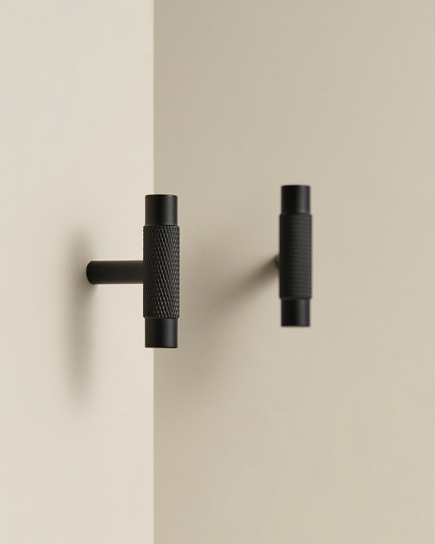 KENSWICK KNURLED BRASS CABINET KNOB COLLECTION