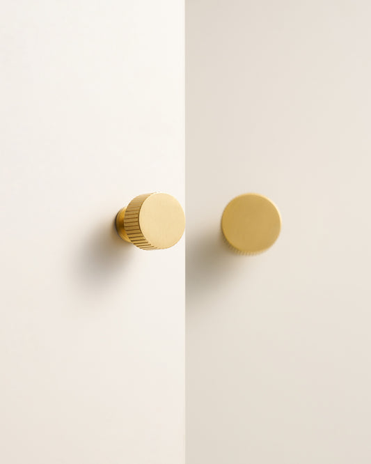 RAVELLO FLUTED ROUND SHAPE KNOB