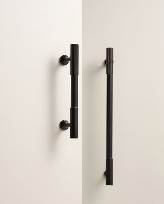 RAVELLO CYLINDRICAL BAR SAHPE CABINET PULL