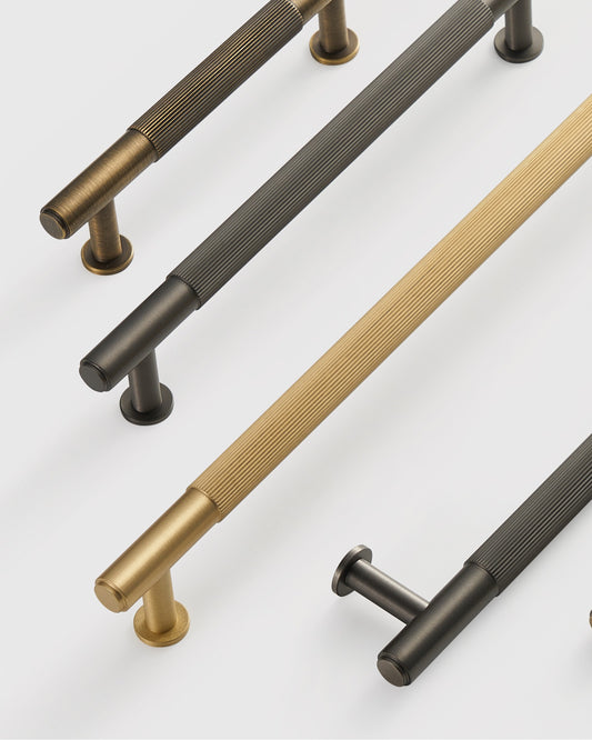 GRAMERCY FLUTED BRASS CABINET PULL IN ANTIQUE BRASS
