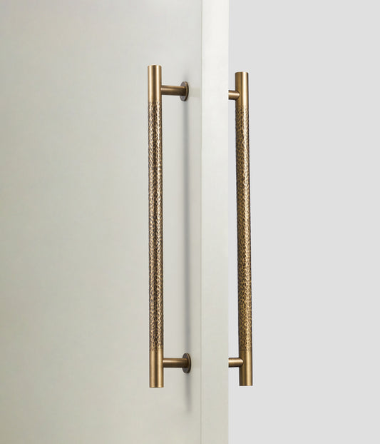 HAWTHORNE HAMMERED APPLICANT & DOOR PULL