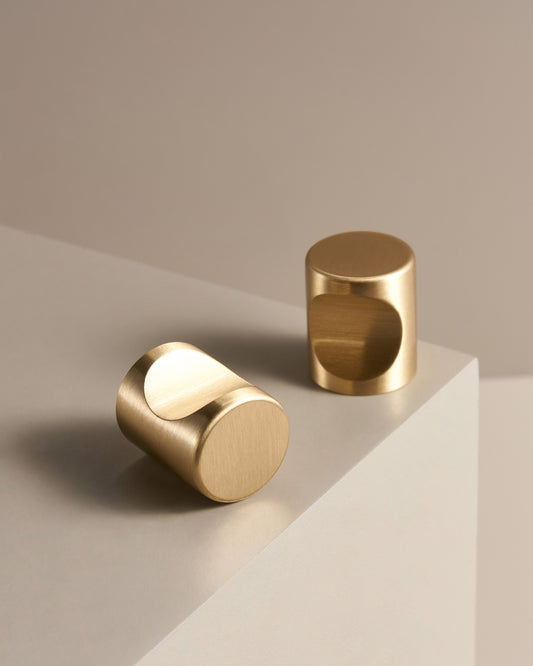ASHBURY BRUSHED BRASS KNOB