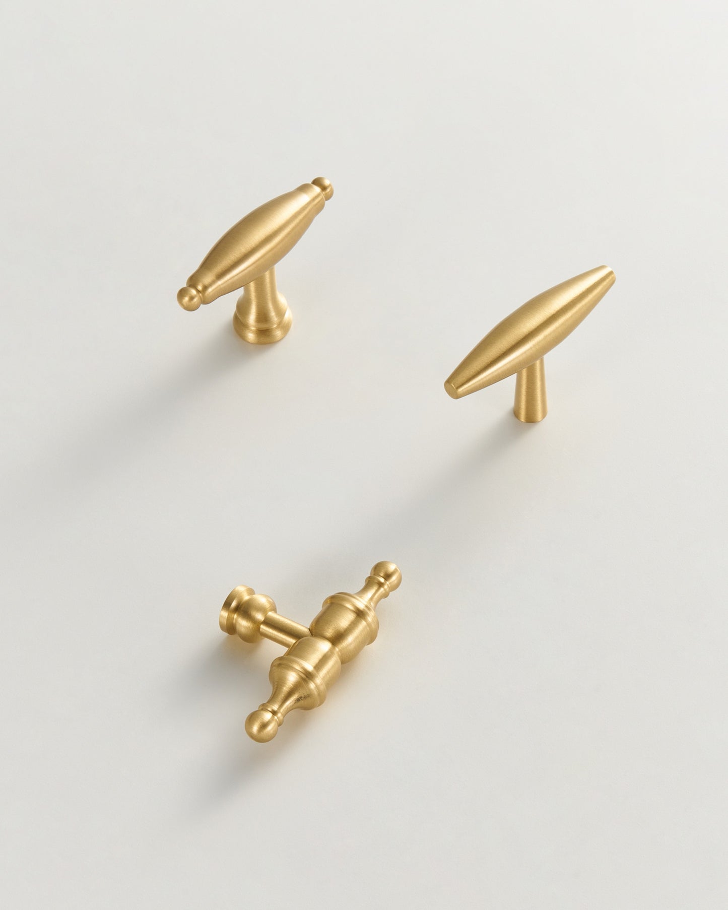 CHARLTON SCULPTED BRUSHED BRASS KNOB COLLECTION