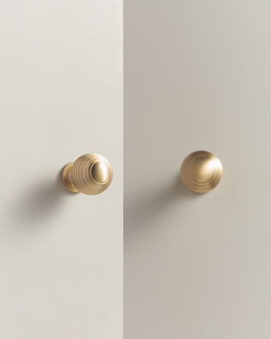 HARRINGTON FLUTED GLOBE KNOB IN BRUSHED BRASS