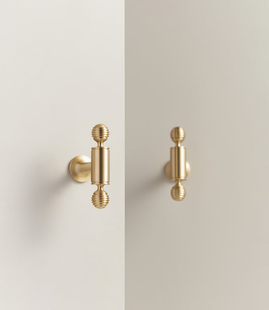HARRINGTON T-BAR KNOB WITH FLUTED GLOBE ENDS