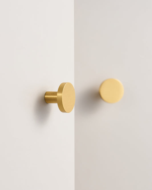 ASHBURY FLAT ROUND DISC SHAPE KNOB