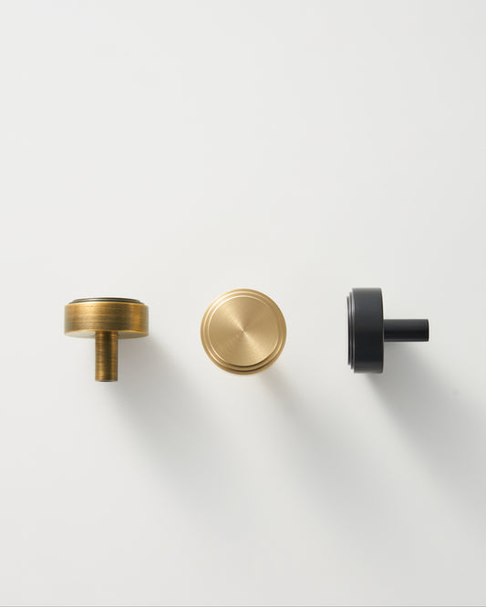 ALDERBROOK ROUND BRASS CABINET KNOB