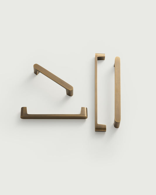 ASTOR ROUNDED L-SHAPE ANTIQUE BRONZE CABINET PULL